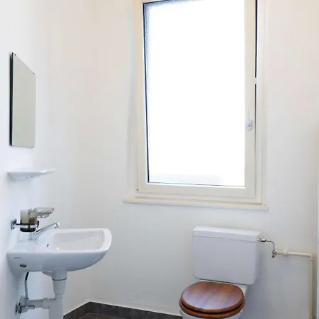 Spacious Huge Terrace & Views 아파트 *