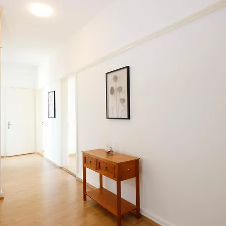 Spacious Huge Terrace & Views Appartement