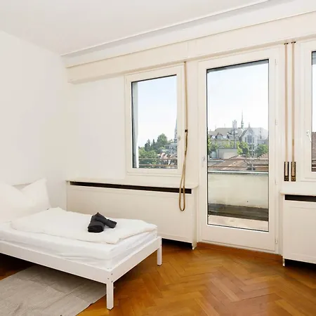 Spacious Huge Terrace & Views Apartment