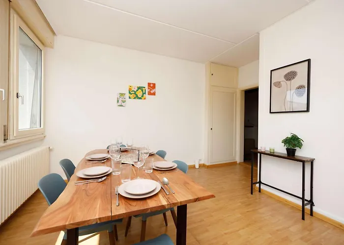 Spacious Huge Terrace & Views アパート