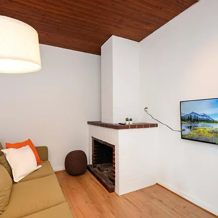 Spacious Huge Terrace & Views Apartman